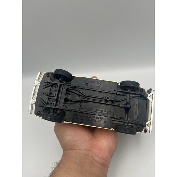 5" Kinsmart 1956 Ford F-100 Pickup Truck Diecast - Picture 6 of 8